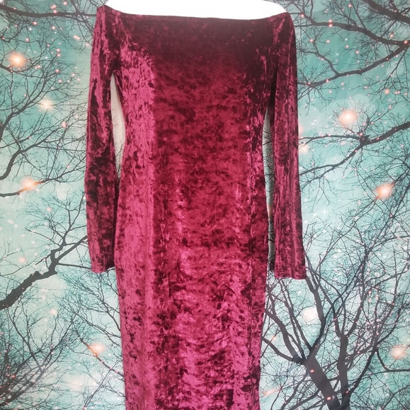 Off Shoulder Velvety Dress - Picture 6 of 6